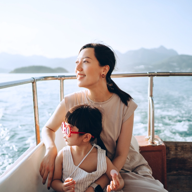 young-woman-on-a-cruise-with-child